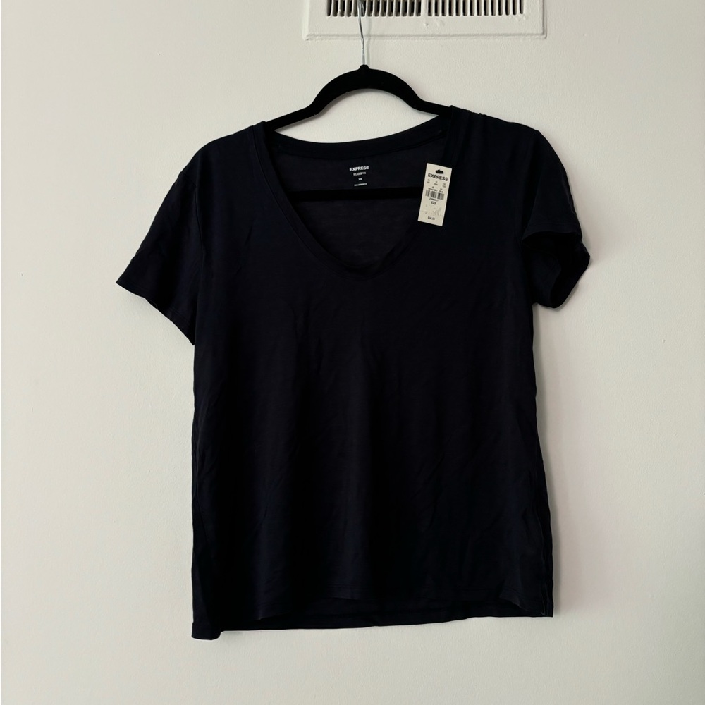 🔥NWT🔥 EXPRESS Relaxed Soft V-Neck Tee NAVY SHORT SLEEVE
